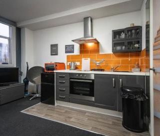 Devonshire House, B3 - Photo 1