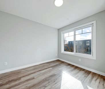 1502 10 Ave SE, Calgary - Photo 4