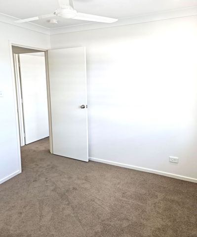 AVAILABLE 24/10/25 - 3 BEDROOM - 2 BATHROOM DUCTED AIR-CONDITIONED TOWNHOUSE - Photo 5