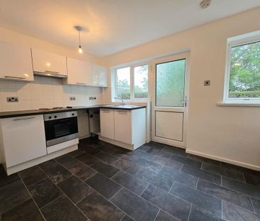 3 bedroom end of terrace house to rent - Photo 5