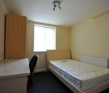 5 bedroom terraced house to rent - Photo 4