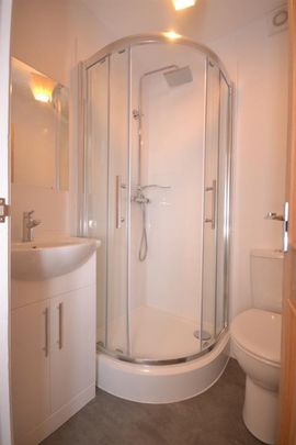 1 bedroom Flat To Let - Photo 1