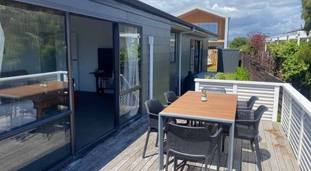 Large Family Home - Photo 5