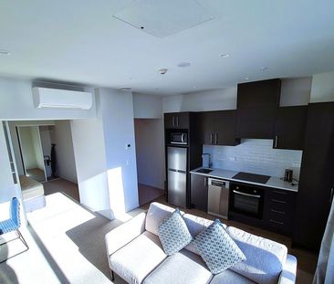 High-quality One Bed Apartment - Photo 4