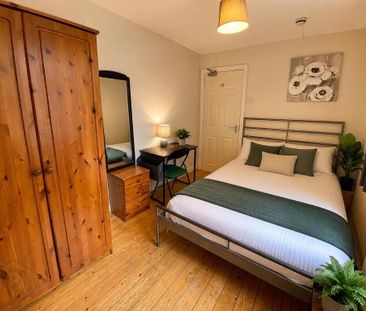 Donegall Road, En-Suite Room 4, ROOM 2. All Utility Bills Included,... - Photo 1