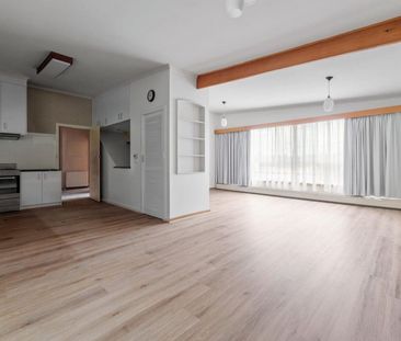 Four Bedroom Family Home With Valley Views - Photo 3