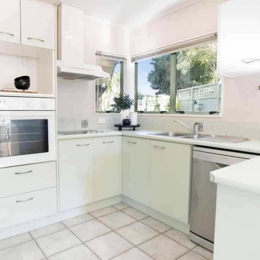 Centrally located oasis - Photo 1