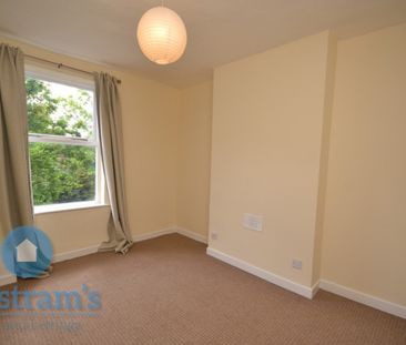 3 bed Mid Terraced House for Rent - Photo 2