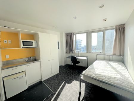 CBD Apartment - Photo 3