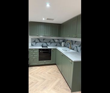 1 Bed Flat, Westhorne Avenue, SE9 - Photo 5