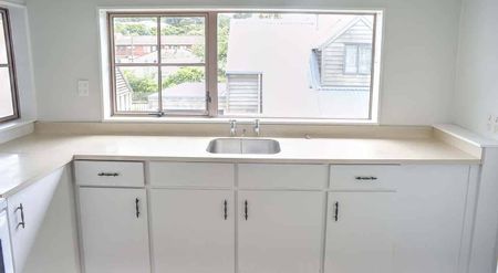 NICE AND FRESH TWO BEDROOM UPSTAIRS TOWNHOUSE: - Photo 3