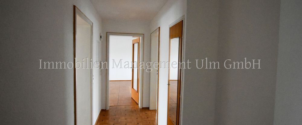 Schöne 4-Zimmer-Wohnung mit Balkon und Gartenanteil! - Foto 1