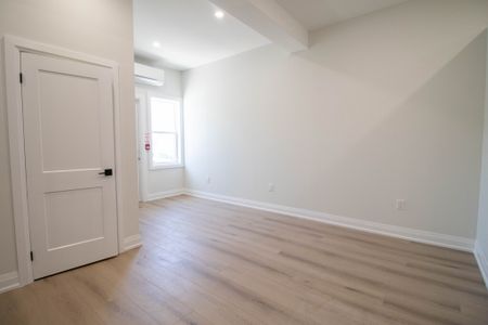 Newly Renovated 1 Bedroom unit in Welland - Photo 5