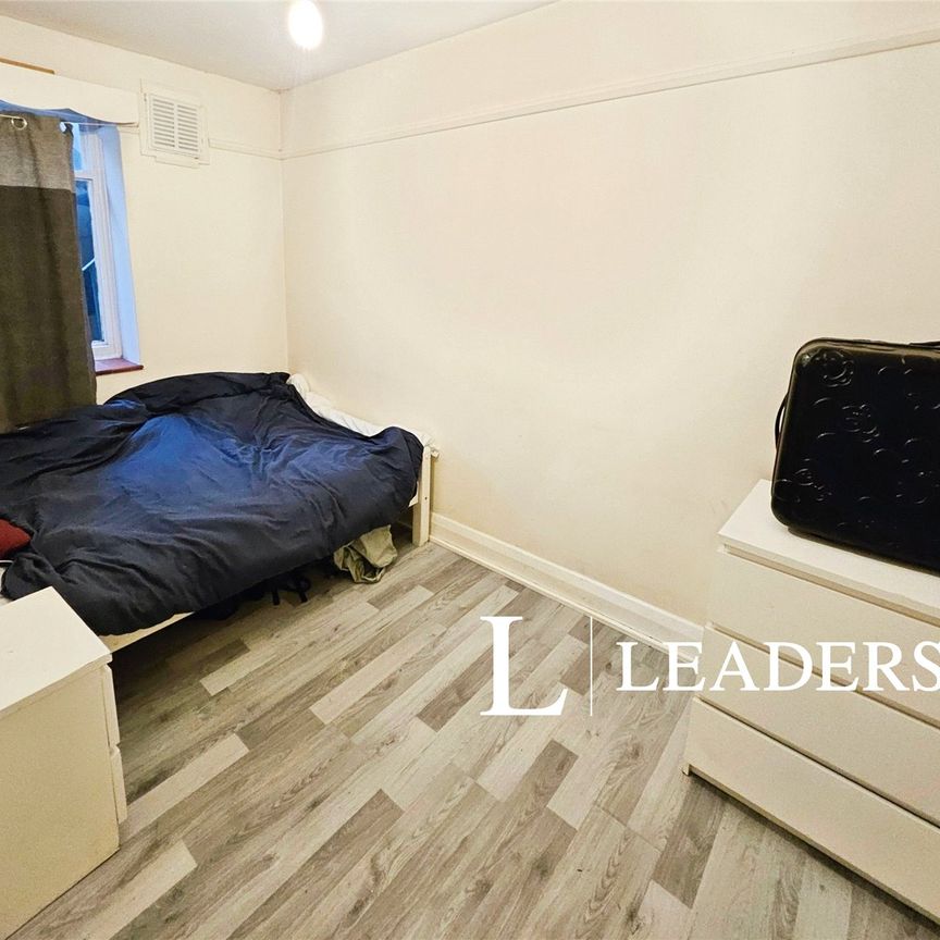 3 bedroom apartment to rent Cheapside, BN1 - Photo 1