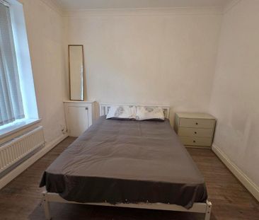 House to rent - Photo 1