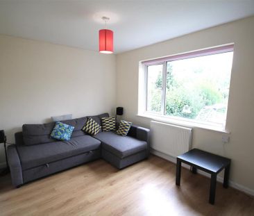 5 bedroom detached house to rent - Photo 2