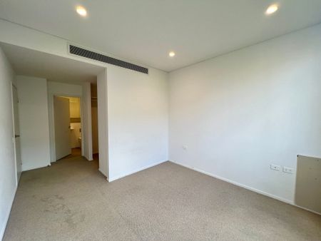 Luxurious 3 bedrooms Living in Camperdown's Heart - Photo 3