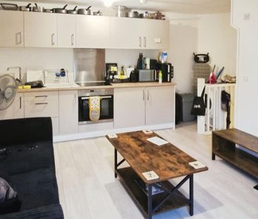 2 bedroom end of terrace house to rent - Photo 1