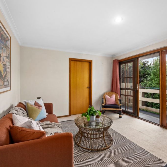 Single Level Dual Courtyard Unit - Walking Distance to Mount Pleasant Primary & Nunawading Station - Photo 1