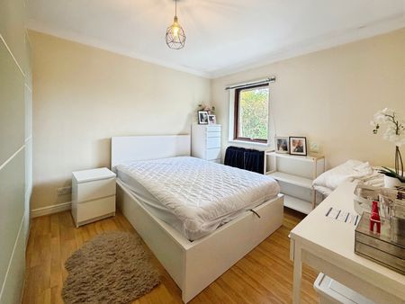Trumpsgreen Road, Virginia Water, Surrey, GU25 4AZ - Photo 4