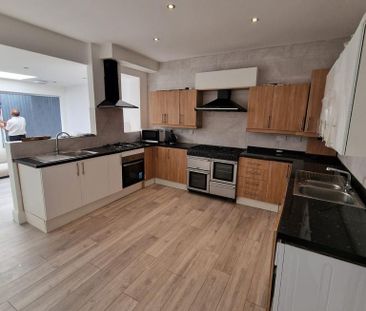1 bedroom in a house share to rent - Photo 3