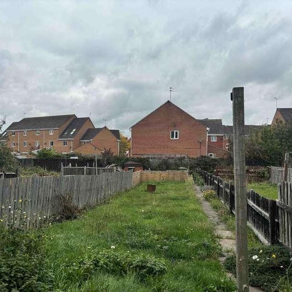 Bermuda Village, CV10 - Photo 1