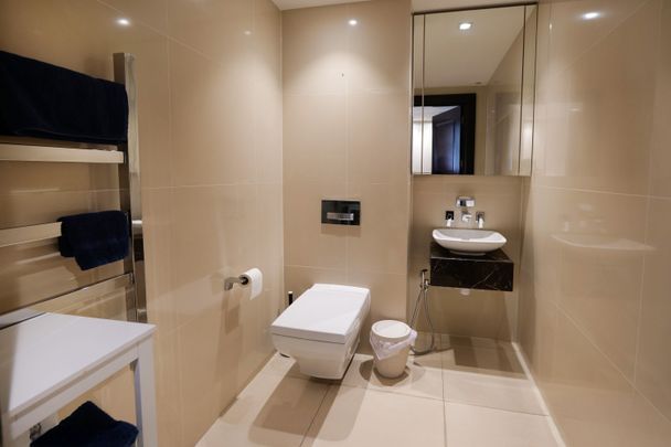 Luxurious Two Bedroom Apartment in Kensington, London W14 - Photo 1