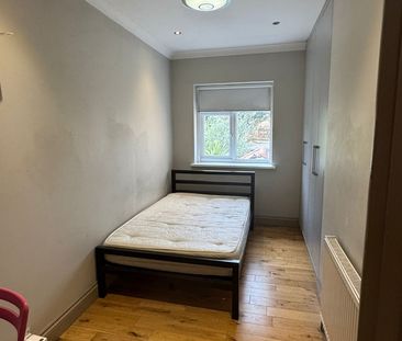 Room in a Shared House, Foster Road, W3 - Photo 4