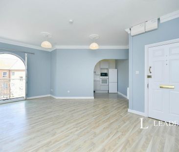 2 bedroom flat to rent - Photo 2