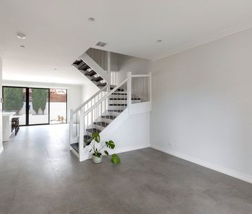 SPACIOUS AND SPARKLING - Photo 1