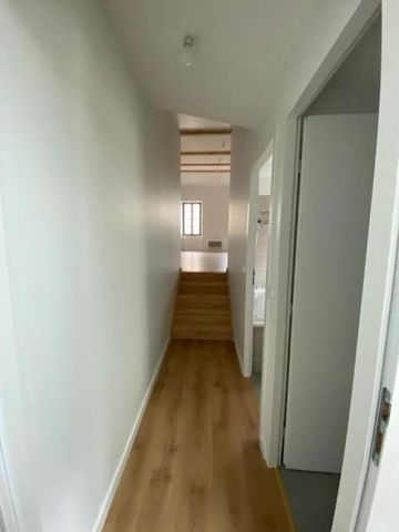 Location Appartement 4 pièces 83m² ROMANS SUR ISERE 26100 - Photo 3