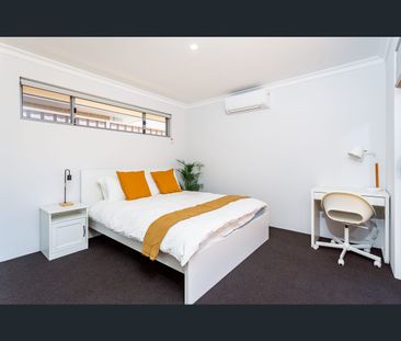 79 Persimmon Cres, Karnup, WA 6176 - Photo 3
