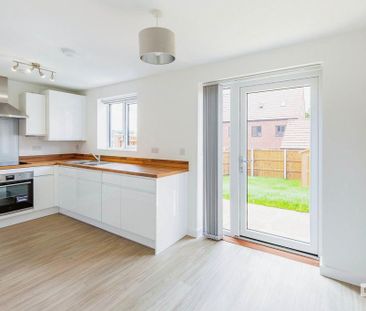3 bedroom semi-detached house to rent - Photo 3