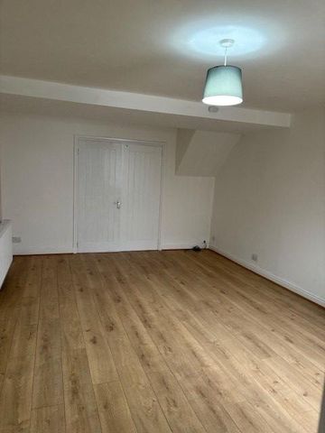 4 bedroom terraced house to rent - Photo 2