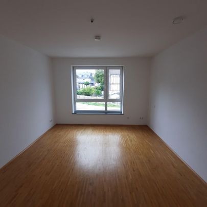 Zentrale und geräumige 2-Zimmerwohnung mit Balkon - Photo 1