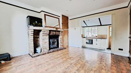 2 bedroom semi-detached house to rent - Photo 2