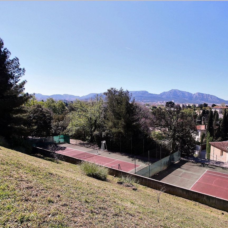 Location appartement 1 pièce, 15.00m², Marseille 08 - Photo 1