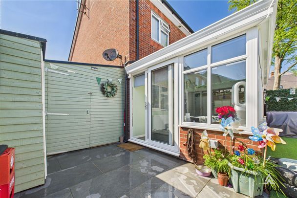 Riversfield Drive, Rocester, Uttoxeter ST14 5LH - Photo 1