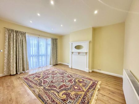 4 bedroom semi-detached house to rent - Photo 3