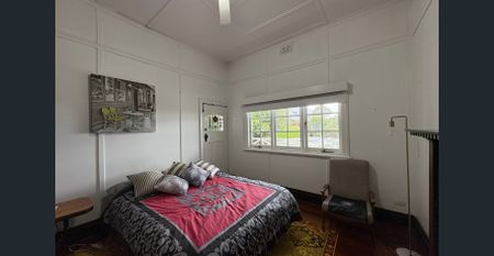 LOVELY CHARACTER HOME - PARTLY FURNISHED! - Photo 5