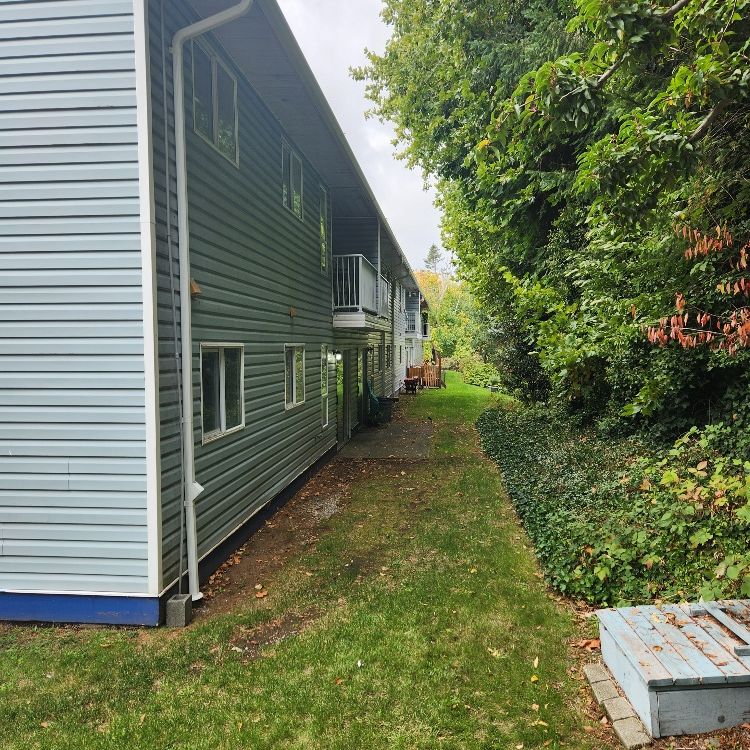 Great location to town and schools (Campbell River) - Photo 1