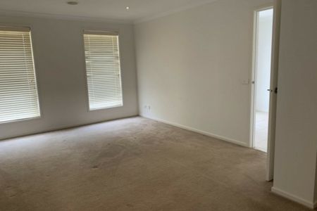 4 Hawkstone Road, Wyndham Vale VIC, Belconnen - Photo 5