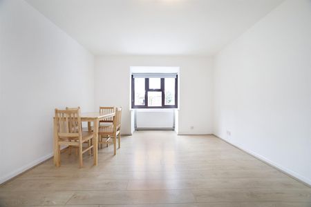 Landsdown Court Rundell Crescent Hendon NW4 - Photo 3