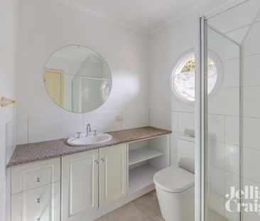 21 John Street, Ivanhoe - Photo 2