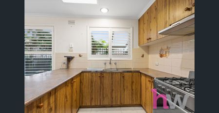 A Warm and Inviting Home and a Gardeners Paradise - Photo 2