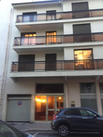 Location Appartement 2 pièces 48m² LYON 6ème - Photo 3