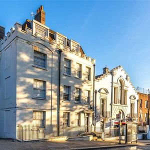 Pond Street, London, NW3 - Photo 3