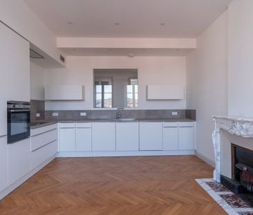 Location Appartement 4 pièces 129m² VILLEFRANCHE SUR SAONE 69400 - Photo 4