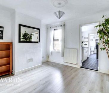 3 bedroom terraced house to rent - Photo 2