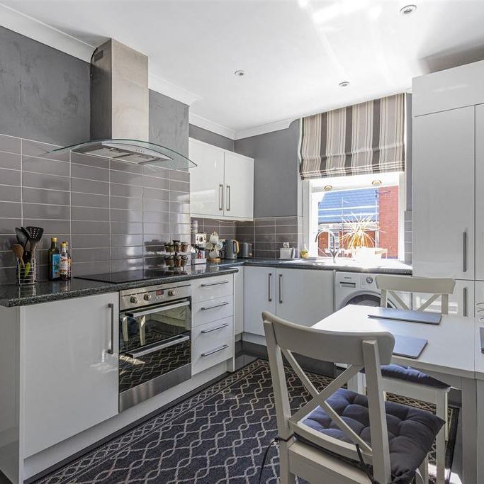 3 bedroom apartment to rent - Photo 1